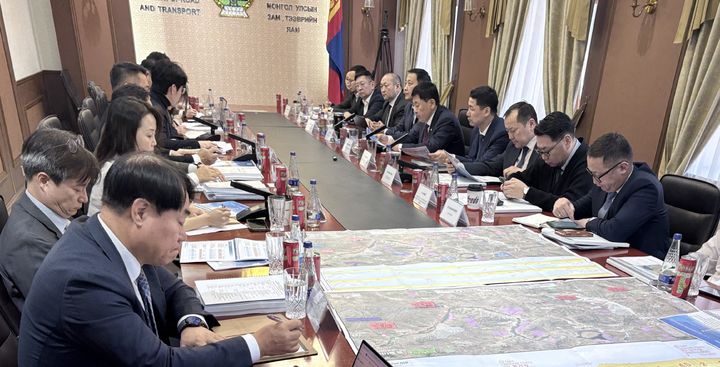 [대전=뉴시스] 17일 몽골서 열린 울란바토르~하르호름 철도 사전타당성조사 최종보고회의 모습.(사진=철도공단 제공) *재판매 및 DB 금지