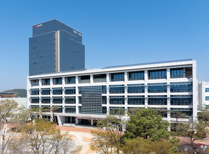  *재판매 및 DB 금지