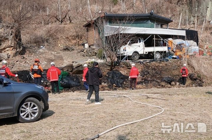 [괴산=뉴시스] 화재 현장 (사진= 괴산소방서 제공) 2026.03.17. photo@newsis.com *재판매 및 DB 금지