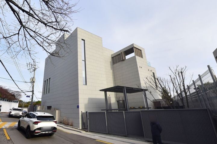 [서울=뉴시스]SK하이닉스가 매입한 서울시 성북구 대사관로70의 건물. (사진=네이버지도 캡처) 2026.03.17. photo@newsis.com *재판매 및 DB 금지