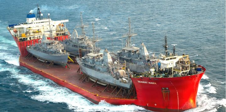 [서울=뉴시스]미 해군이 바레인 기자에 배치됐던 모든 해군 함정들을 철수시킨 것으로 위성사진 판독 결과에서 드러났다고 미들이스트 모니터가 보도했다. 사진은 미 화물선 M/V 시웨이 호크호가 미 기뢰제거함 4척을 싣고 미국으로 이동하는 모습. <사진 출처 : TWZ닷컴> 2026.03.17. 