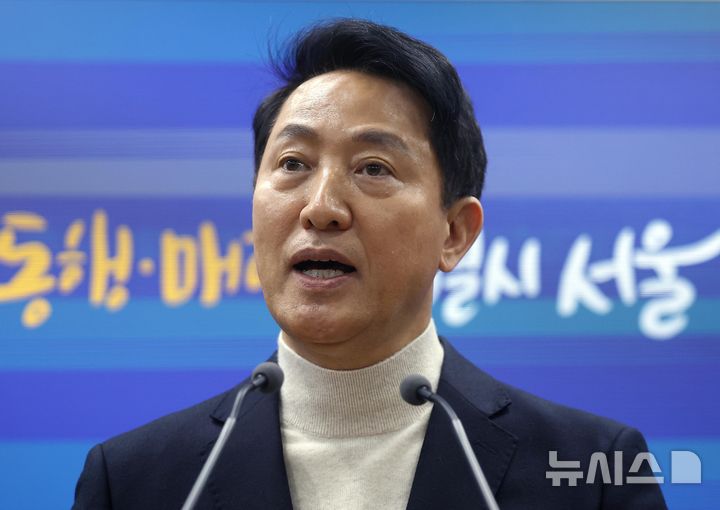 [서울=뉴시스] 정병혁 기자 = 오세훈 서울시장이 17일 서울 중구 서울시청에서 공천 신청 관련 입장 발표를 하고 있다. 2026.03.17. jhope@newsis.com