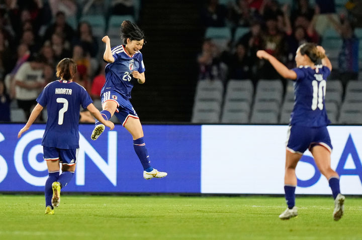 [시드니=AP/뉴시스] 일본의 치바 레미나(가운데)가 18일(현지 시간) 호주 시드니 스타디움 오스트레일리아에서 2026 아시아축구연맹(AFC) 여자 아시안컵 준결승 한국과 경기 후반 36분 네 번째 골을 넣고 있다. 2026.03.18.