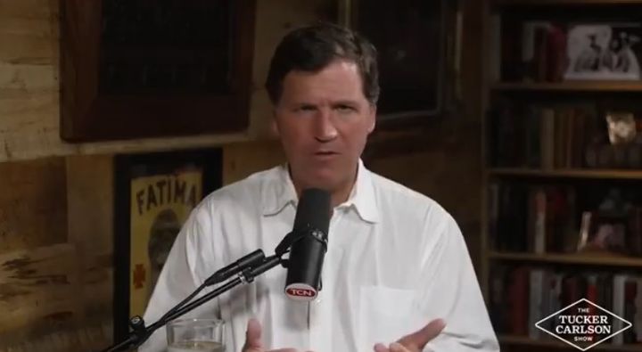 [서울=뉴시스] 폭스 뉴스 전 진행자로 대표적인 보수 논객 터커 칼슨이 15일 자신의 X(옛 트위터)에 올린 동영상에서 CIA가 자신에 대한 조사를 하고 있다고 밝히고 있다.2026.03.18. *재판매 및 DB 금지