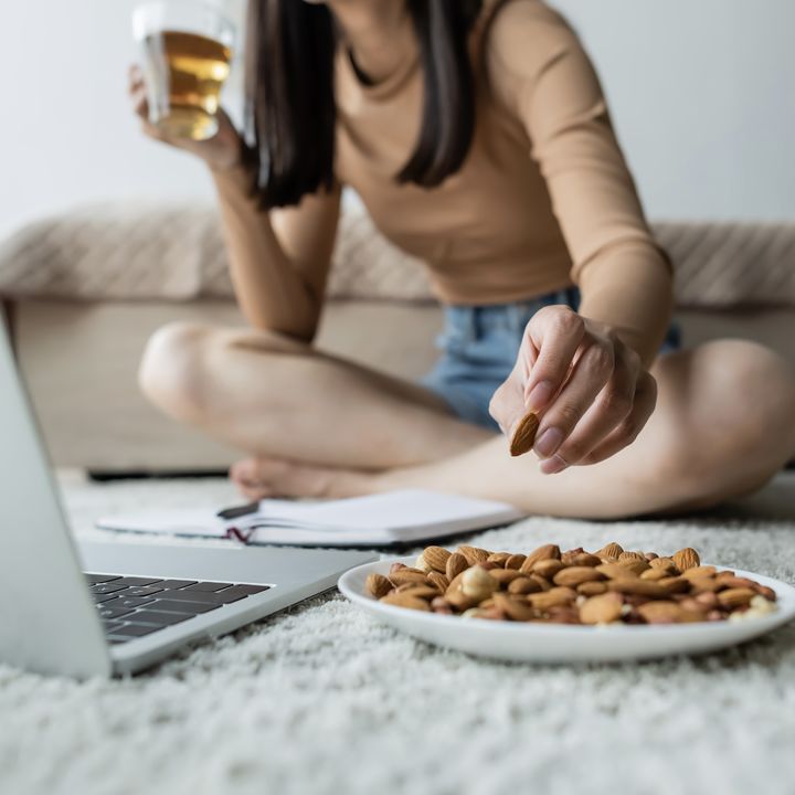 [서울=뉴시스] 아몬드를 꾸준히 섭취하면 비만 성인의 염증 지표가 개선될 수 있다는 연구 결과가 나왔다. 사진=유토이미지 *재판매 및 DB 금지