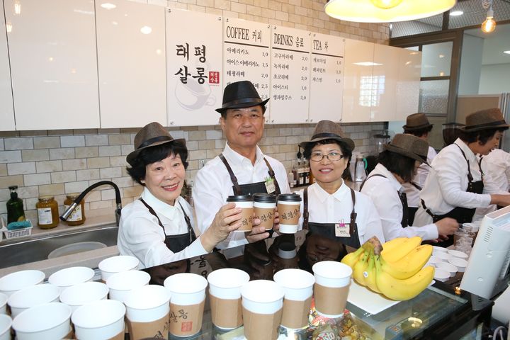 [대구=뉴시스] 태평시니어협동조합에서 운영중인 태평살롱 사진. (사진=대구 중구 제공) 2026.03.18. photo@newsis.com *재판매 및 DB 금지