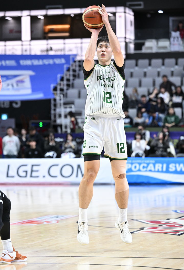 [서울=뉴시스] 프로농구 원주 DB의 정효근. (사진=KBL 제공) *재판매 및 DB 금지