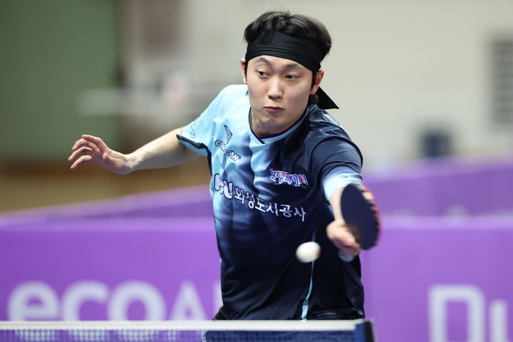 [서울=뉴시스] 2026 두나무 프로탁구리그 시리즈1 남자단식 조별 예선 1조를 1위로 통과한 조대성. (사진=한국프로탁구연맹 제공) *재판매 및 DB 금지
