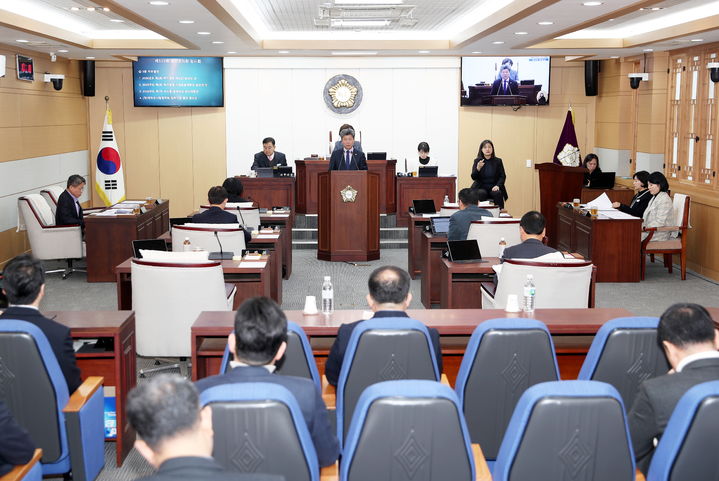[태안=뉴시스] 태안군의회가 18일 본회의장에서 제320회 제2차 본회의를 갖고 9대 의회를 마무리하고 있다. (사진=태안군의회 제공) 2026.03.18. photo@newsis.com *재판매 및 DB 금지