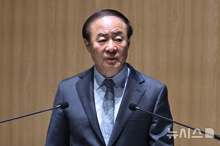 [수원=뉴시스] 김종택 기자 = 전영현 삼성전자 대표이사 부회장 겸 DS부문장이 18일 오전 경기 수원시 수원컨벤션센터에서 열린 제57기 정기 주주총회에서 인사말을 하고 있다. (공동취재) 2026.03.18. photo@newsis.com