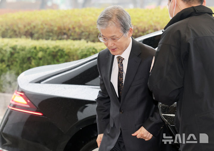 [서울=뉴시스] 조성우 기자 = 조희대 대법원장이 18일 오전 서울 서초구 대법원으로 출근하고 있다. 2026.03.18. xconfind@newsis.com