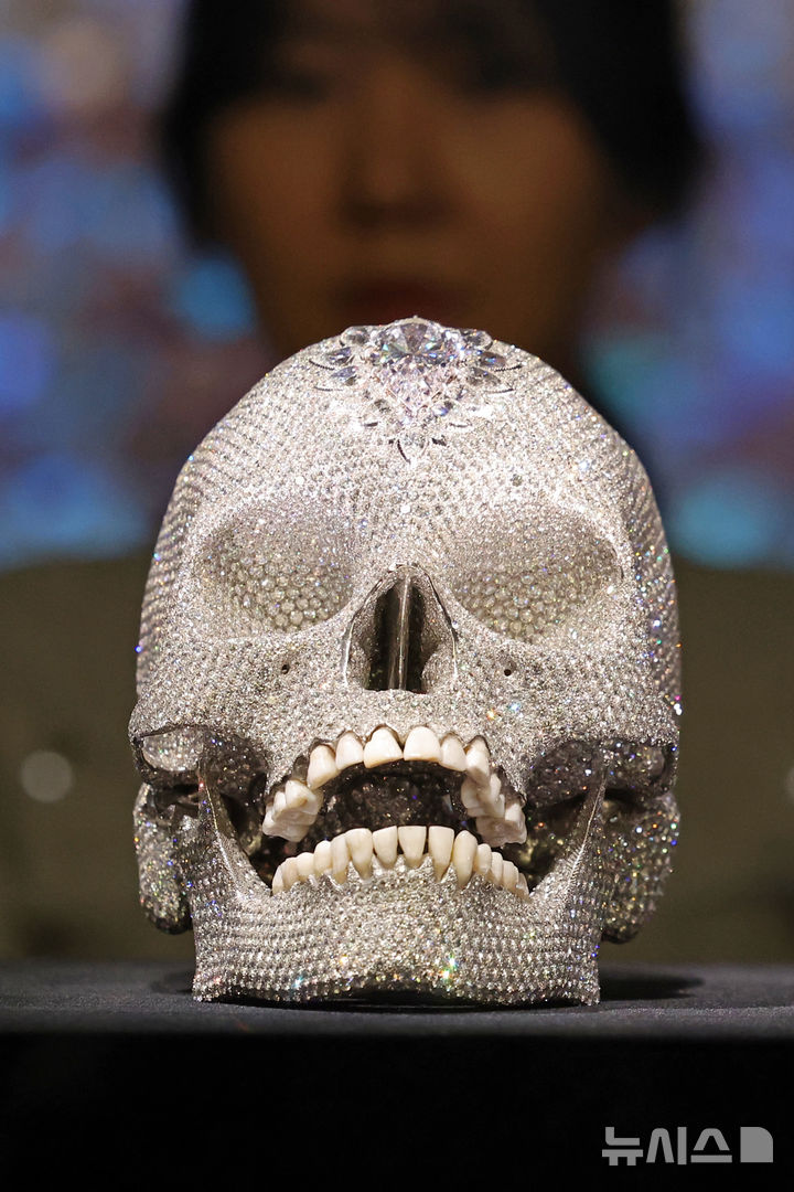 [서울=뉴시스] 박진희 기자 = 영국 시각미술가 데이미언 허스트(Damien Hirst)의 신의 사랑을 위하여. 2026.03.18. pak7130@newsis.com