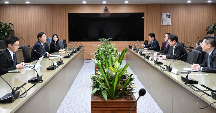 [서울=뉴시스] 구윤철 부총리 겸 재정경제부 장관이 18일 서울 영등포구 한국수출입은행에서 열린 '국제금융사장 전문가 간담회'에서 발언하고 있다. (사진=재정경제부 제공) 2026.03.18. photo@newsis.com *재판매 및 DB 금지