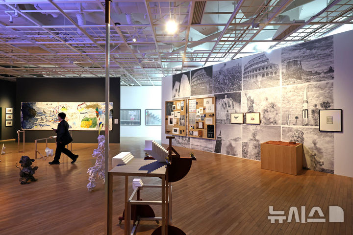 [서울=뉴시스] 박진희 기자 = 아트선재센터 ‘스펙트로신테시스’전시 전경. 2026.03.18. pak7130@newsis.com