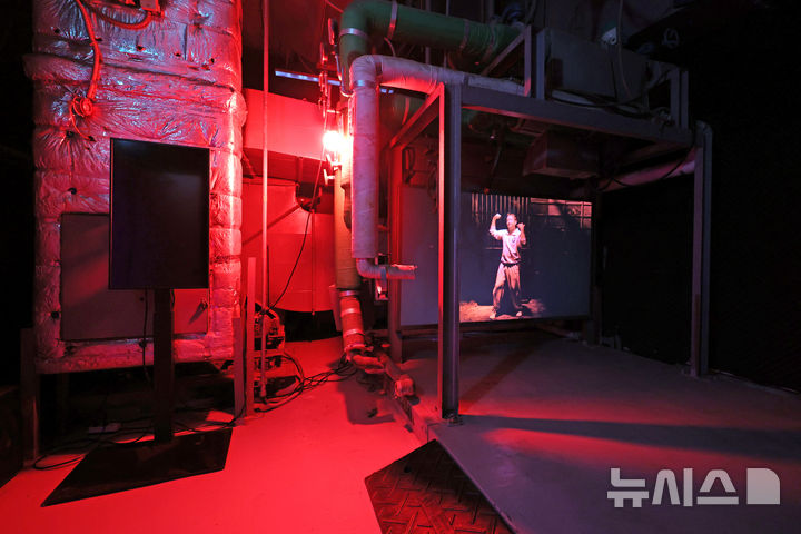 [서울=뉴시스] 박진희 기자 = 아트선재센터는 LGBTQ+를 지원하기 위해 설립된 선프라이드재단과 협력하여, 74명(팀)의 작가가 참여하는 전시 '스펙트로신테시스 서울' 을 개최한다. 2026.03.18. pak7130@newsis.com