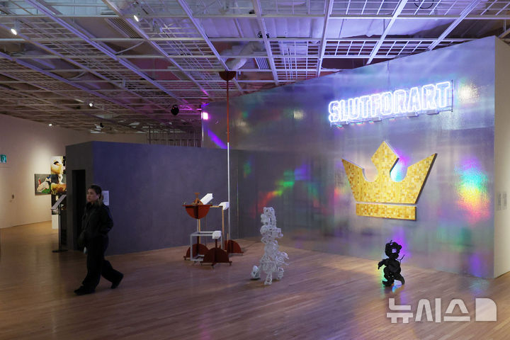 [서울=뉴시스] 박진희 기자 = 아트선재센터 '스펙트로신테시스 서울' 전시 전경. 2026.03.18. pak7130@newsis.com