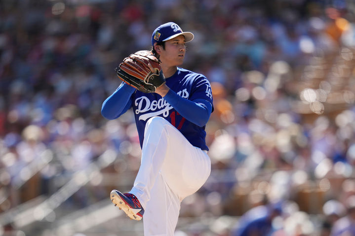 [피닉스=AP/뉴시스] LA 다저스의 오타니 쇼헤이가 19일(한국 시간) 미국 애리조나주 피닉스의 캐멀백 랜치에서 열린 샌프란시스코 자이언츠와의 2026 메이저리그(MLB) 시범경기에 선발 등판해 역투하고 있다. 2026.03.19