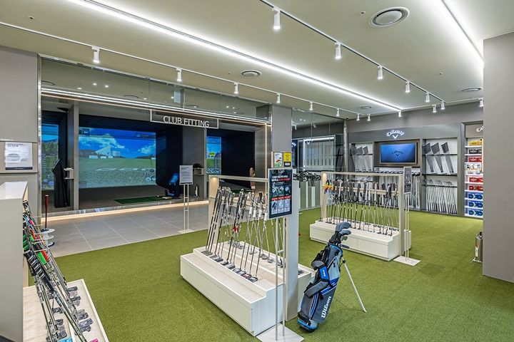[서울=뉴시스] 부산 프리미엄 아울렛 골프 전문관 내 '골프존마켓' 매장 내부 (사진=신세계사이먼 제공) 2026.03.19. photo@newsis.com *재판매 및 DB 금지