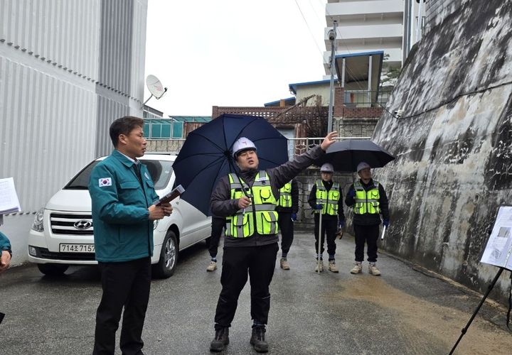 [원주=뉴시스] 해빙기 취약시설 집중 안전점검. (사진=원주시 제공) 2026.03.19. photo@newsis.com *재판매 및 DB 금지