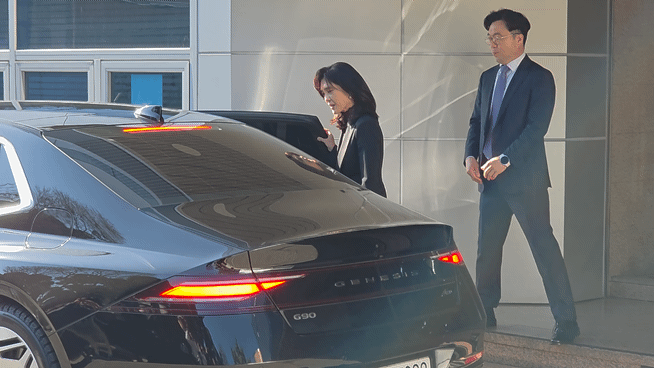 [서울=뉴시스] 김상윤 기자 = 이부진 호텔신라 사장이 19일 오전 서울 중구 장충동에서 열린 호텔신라 정기주주총회를 마치고 퇴장하고 있다. 2026.03.19. kimsy@newsis.com *재판매 및 DB 금지 *재판매 및 DB 금지