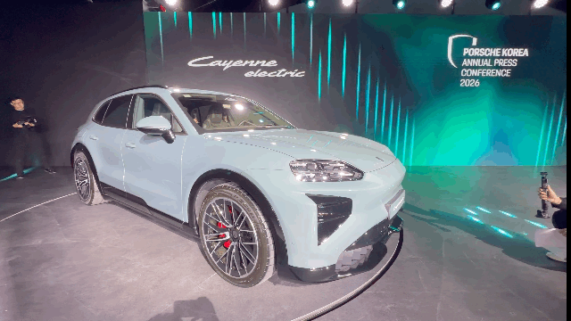 [서울=뉴시스] 김민성 기자 = 포르쉐코리아가 19일 오전 서울 광진구에서 기자간담회를 열고 '카이엔 일렉트릭'을 소개했다. 행사장에 마련된 '카이엔 일렉트릭' 모습. 2026.03.19. kms@newsis.com. *재판매 및 DB 금지