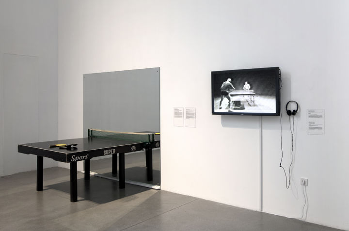 이반 라디슬라브 갈레타, '거울 탁구'(1978 – 1979)와 'TV 탁구'(1976-1979), 자그레브 현대미술관 소장 (사진=경기문화재단 제공) *재판매 및 DB 금지