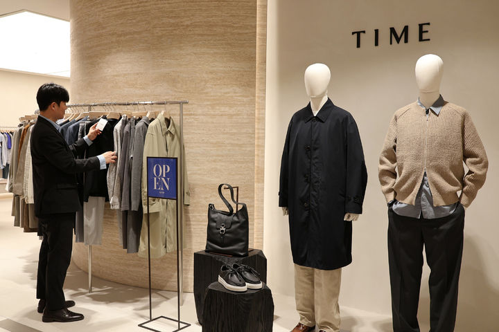 [대구=뉴시스] 대구 신세계백화점은 2층 남성 패션관에 한섬 남성복 브랜드 '타임 옴므(TIME HOMME)'를 새롭게 선보인다. (사진=대구 신세계백화점 제공) 2026.03.19. photo@newsis.com *재판매 및 DB 금지