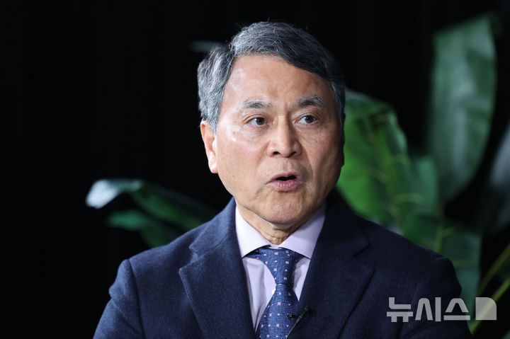 [서울=뉴시스] 권창회 기자 = 이희수 성공회대 석좌교수가 19일 서울 중구 뉴시스 스튜디오에서 뉴시스와 인터뷰 하고 있다. 2026.03.19. kch0523@newsis.com