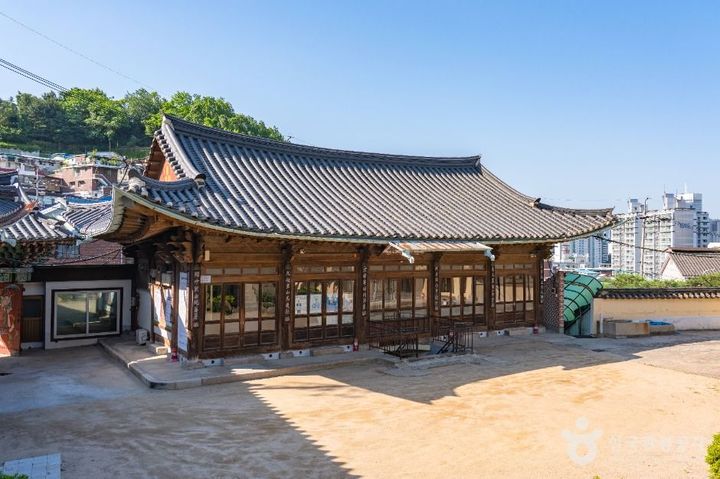 서울 종로구 ‘청룡사’ 내 ‘우화루’. (사진=한국관광공사) *재판매 및 DB 금지