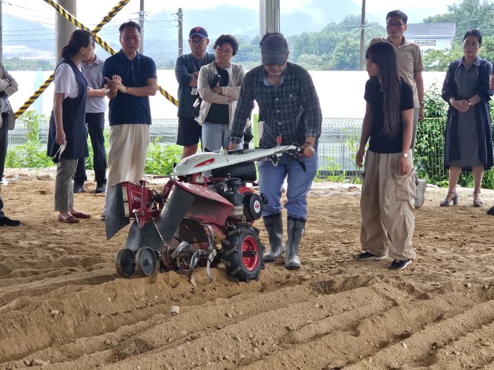 [용인=뉴시스] 2025년 농기계 실습 교육 모습.(사진=용인시 제공) 2026.03.20. photo@newsis.com *재판매 및 DB 금지