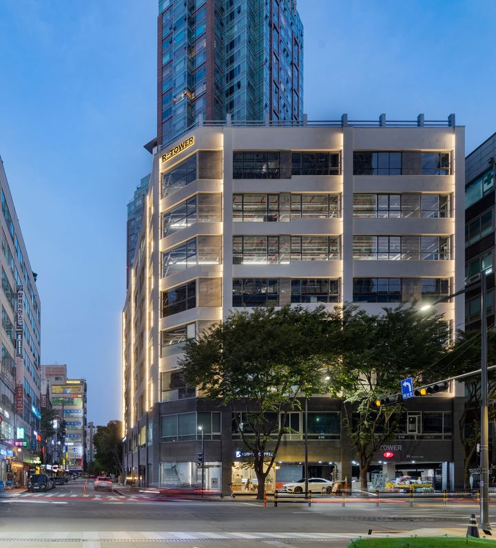 [서울=뉴시스] 성남시 분당구에 위치한 R타워 빌딩 전경. (출처=알스퀘어) 2026.03.20. photo@newsis.com *재판매 및 DB 금지