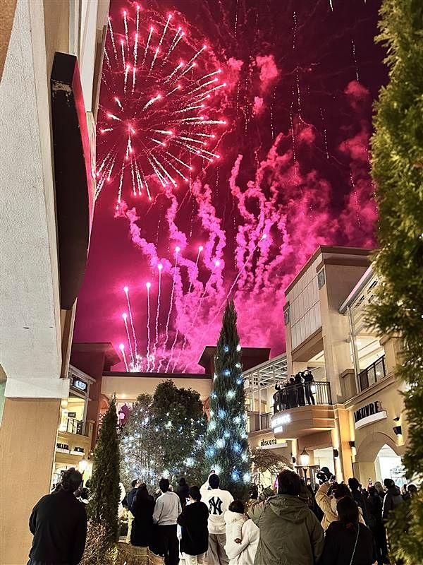 [서울=뉴시스] 2월 신세계사이먼 파주 프리미엄 아울렛에서 진행된 불꽃놀이 (사진= 신세계사이먼 제공) 2026.03.20. photo@newsis.com *재판매 및 DB 금지