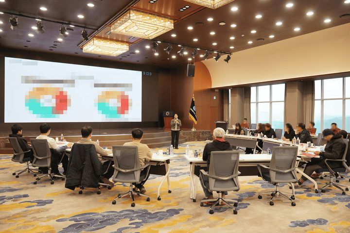 [서울=뉴시스] BBQ가 경기도 이천 치킨대학에서 예비 창업자를 대상으로 '체험형 창업설명회'를 진행했다.(사진=제너시스BBQ 그룹) *재판매 및 DB 금지