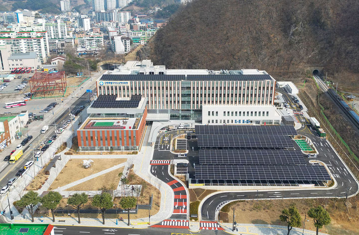 [삼척=뉴시스] 내달 1일 준공식을 갖는 삼척의료원. (사진=삼척시 제공) 2026.03.20. photo@newsis.com *재판매 및 DB 금지