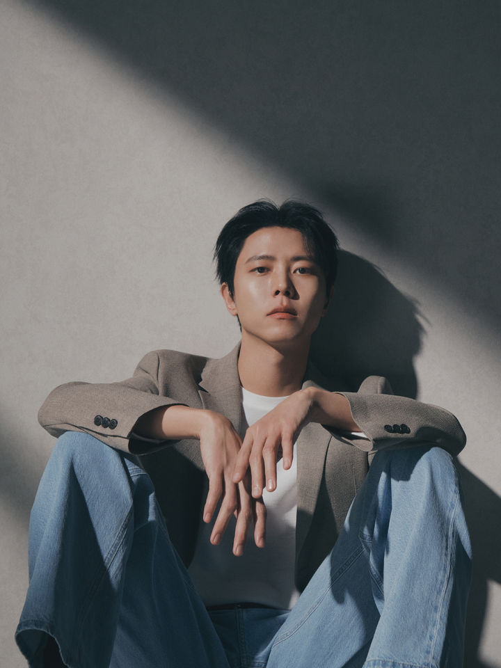 [서울=뉴시스] 지오지아 2026SS 캠페인 화보. (사진=신성통상 제공) *재판매 및 DB 금지