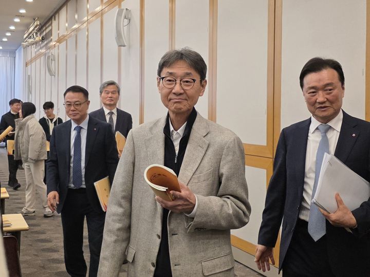 서울=뉴시스] 이주혜 기자 = 20일 서울 동작구 신대방동 농심빌딩에서 열린 농심 정기주주총회에 참석한 신동원 농심 회장. 2026. 03. 20. winjh@newsis.com *재판매 및 DB 금지