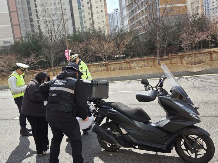 [남양주=뉴시스] 자동차 불법개조 단속. (사진=남양주시 제공) 2026.03.20. photo@newsis.com *재판매 및 DB 금지