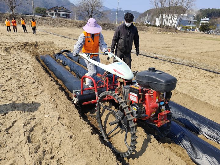 [평창=뉴시스] 여성농업인 농기계 실습 교육 심화 과정. (사진=평창군 제공) 2026.03.20. photo@newsis.com *재판매 및 DB 금지