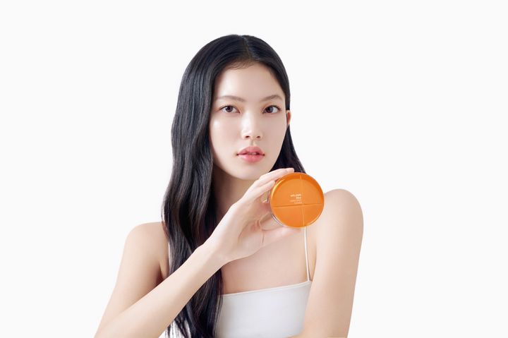 [서울=뉴시스] AGE20’S 멜라닌 샷 기미 커버 쿠션 (사진=애경산업 제공) 2026.03.20. photo@newsis.com *재판매 및 DB 금지