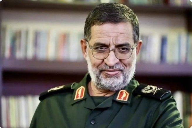 [서울=뉴시스]이란 이슬람혁명수비대(IRGC)는 20일 알리 모하마드 나이니 IRGC 대변인이 이날 오전 미국과 이스라엘의 공격으로 사망했다고 발표했다. 사진은 나이니의 생전 모습. <사진 출처 : 캐스피안 포스트> 2026.03.20.