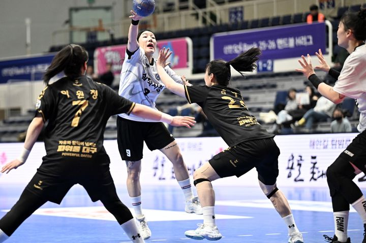 [서울=뉴시스] 여자 핸드볼 삼척시청의 이연경. (사진=한국핸드볼연맹 제공) 2026.03.20. photo@newsis.com *재판매 및 DB 금지