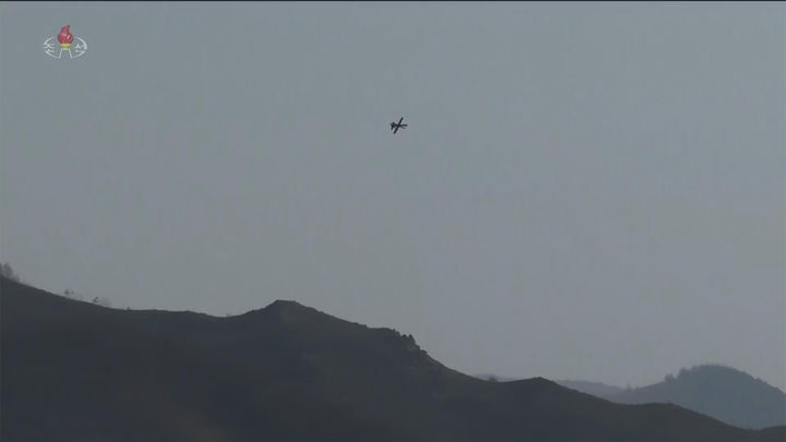 [서울=뉴시스] 북한 조선중앙TV는 김정은 국무위원장과 딸 김주애가 지난 19일 조선인민군 수도방어군단 직속 평양 제60훈련기지를 방문해 신형 전차를 동원한 전술훈련을 참관했다고 20일 보도했다. (사진=조선중앙TV 캡처) 2026.03.20. photo@newsis.com *재판매 및 DB 금지