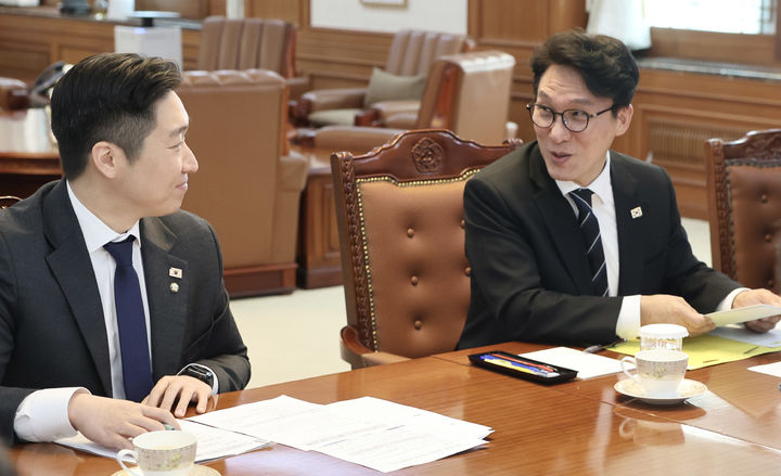 [서울=뉴시스] 추상철 기자 = 김민석 국무총리가 20일 서울 종로구 정부서울청사에서 열린 김구 탄생 150주년 유네스코 기념 사업 관련 간담회를 하고 있다. (사진= 총리실 제공) 2026.03.20. photo@newsis.com *재판매 및 DB 금지