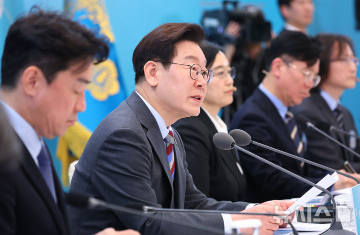 [서울=뉴시스] 최동준 기자 = 이재명 대통령이 20일 청와대에서 열린 '중소기업인과의 대화'에서 발언하고 있다. (청와대통신사진기자단) 2026.03.20. photocdj@newsis.com