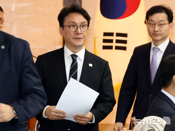 [서울=뉴시스] 추상철 기자 = 김민석 국무총리가 20일 오후 서울 종로구 정부서울청사에서 열린 정부 드론·대드론 통합TF 회의에 참석하고 있다. 2026.03.20. scchoo@newsis.com