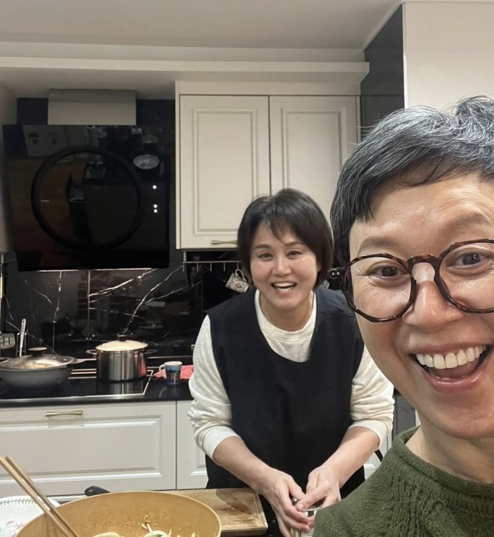 [서울=뉴시스] 이경실, 박미선. (사진 = 페이스북 캡처) 2026.03.20. photo@newsis.com *재판매 및 DB 금지