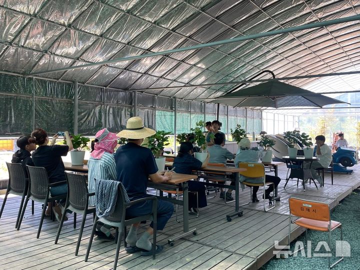 [김해=뉴시스]리틀 포레스트 팜 운영. (사진=김해시 제공). 2026.03.21. photo@newsis.com