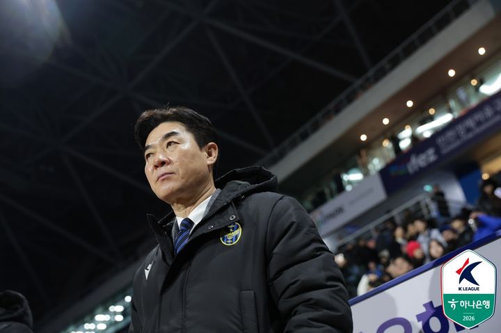 [서울=뉴시스]K리그1 인천 윤정환 감독. (사진=한국프로축구연맹 제공)