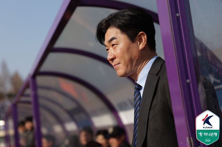 [서울=뉴시스]K리그1 인천 윤정환 감독. (사진=한국프로축구연맹 제공)