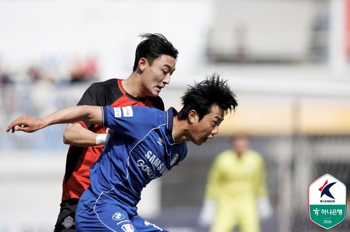 [서울=뉴시스] 프로축구 K리그2 수원 삼성의 김지현. (사진=한국프로축구연맹 제공) *재판매 및 DB 금지
